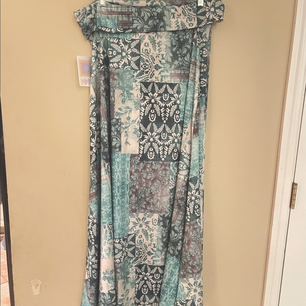 COPY - Lularoe Maxi Skirt 2X (22/24)